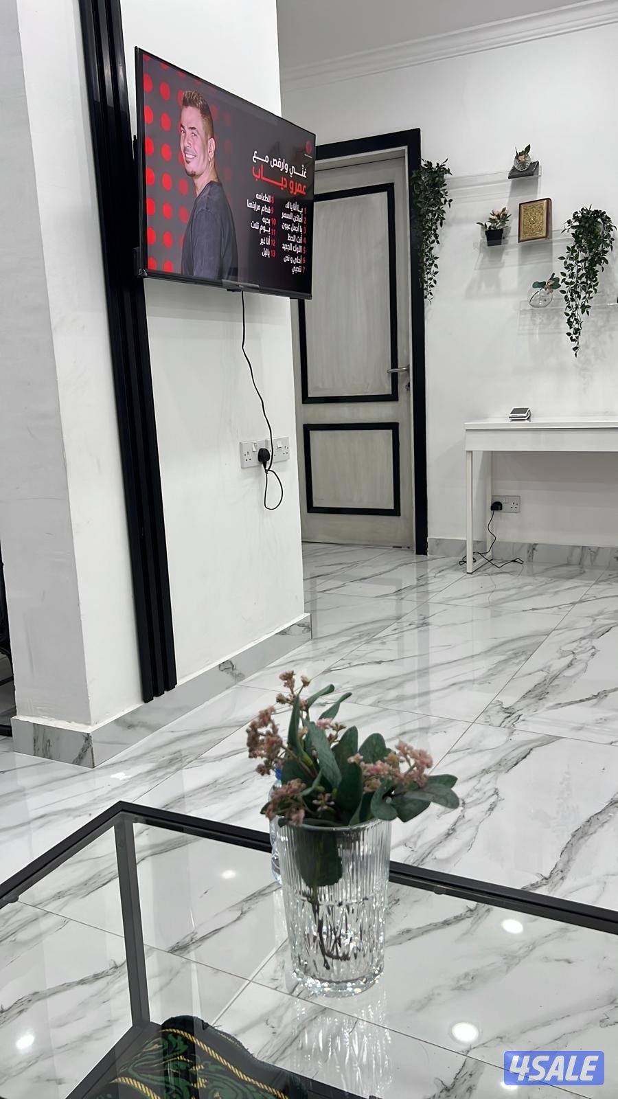 صالون نسائي للبيع الفنطاس شارع المطاعم الرئيسي عمارة رقم ٤ الدور ٢12