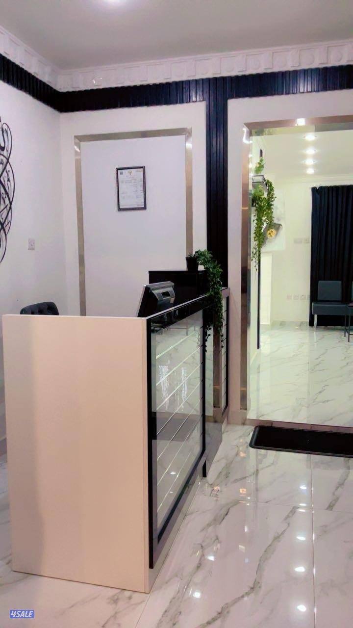 صالون نسائي للبيع الفنطاس شارع المطاعم الرئيسي عمارة رقم ٤ الدور ٢15