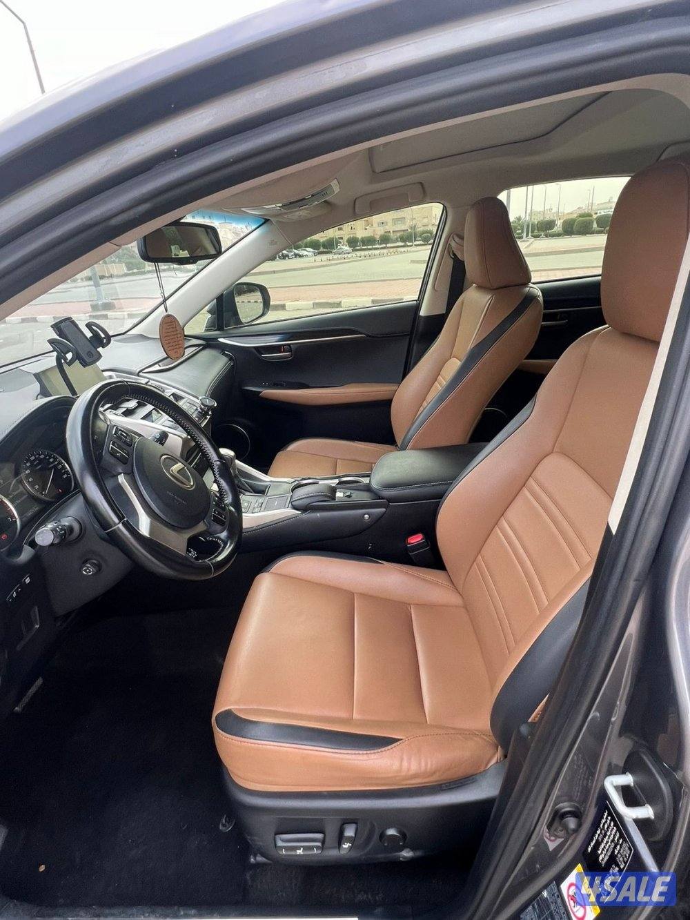 للبيع لكزس NX200t موديل 20165