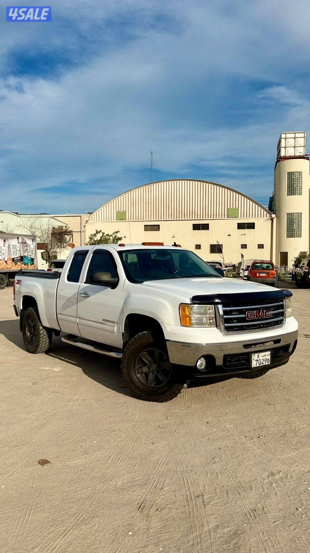 جمس سييرا Z71 باب ونص موديل 2008 نظيف الموتر مرفع ومعير بالوكالة5