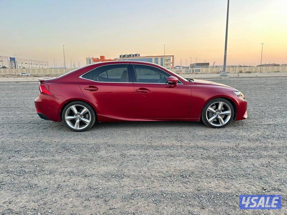 لكزس IS 350 موديل ٢٠١٤ بحالة الوكالة4