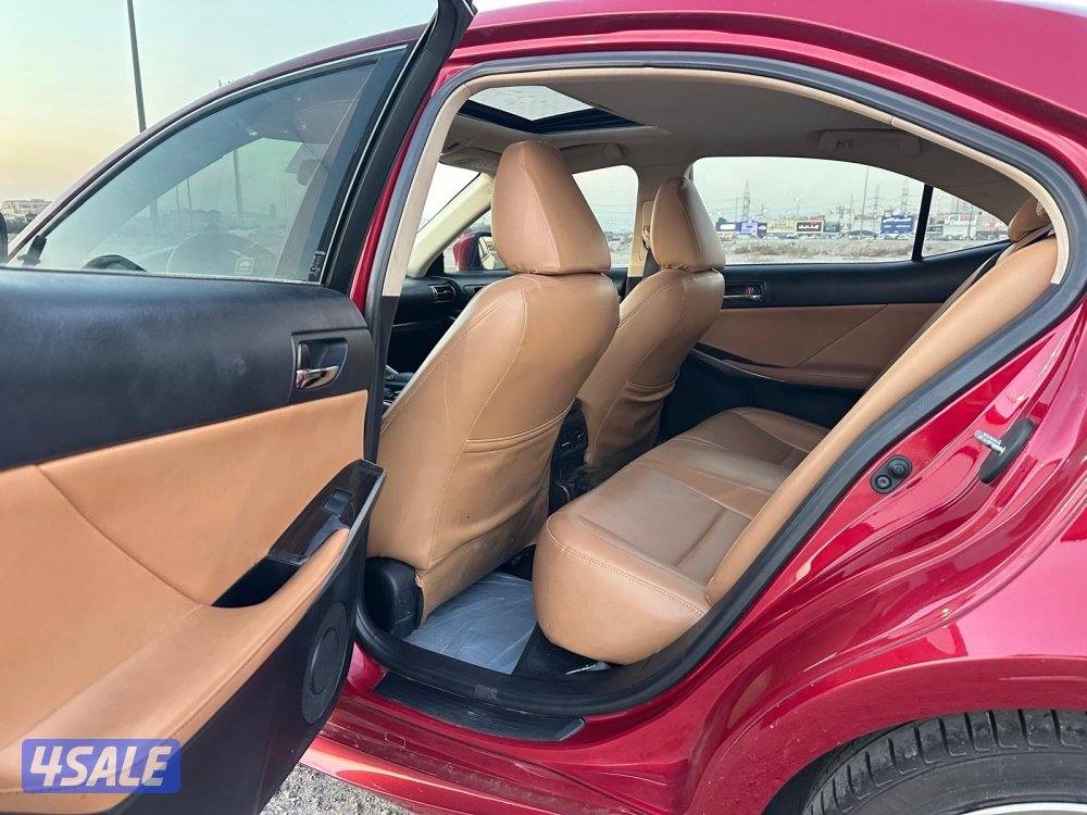 لكزس IS 350 موديل ٢٠١٤ بحالة الوكالة8