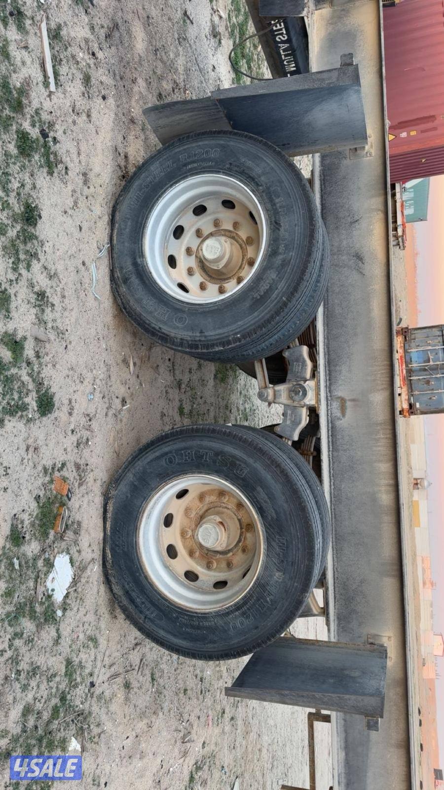 للبيع حاملة حاويات ٤٠ قدم شاصي٤٥1