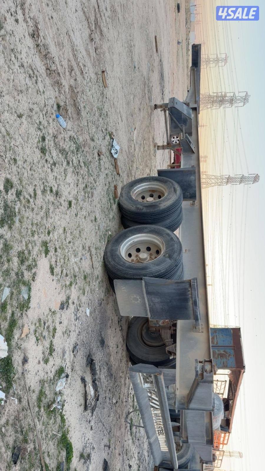 للبيع حاملة حاويات ٤٠ قدم شاصي٤٥3