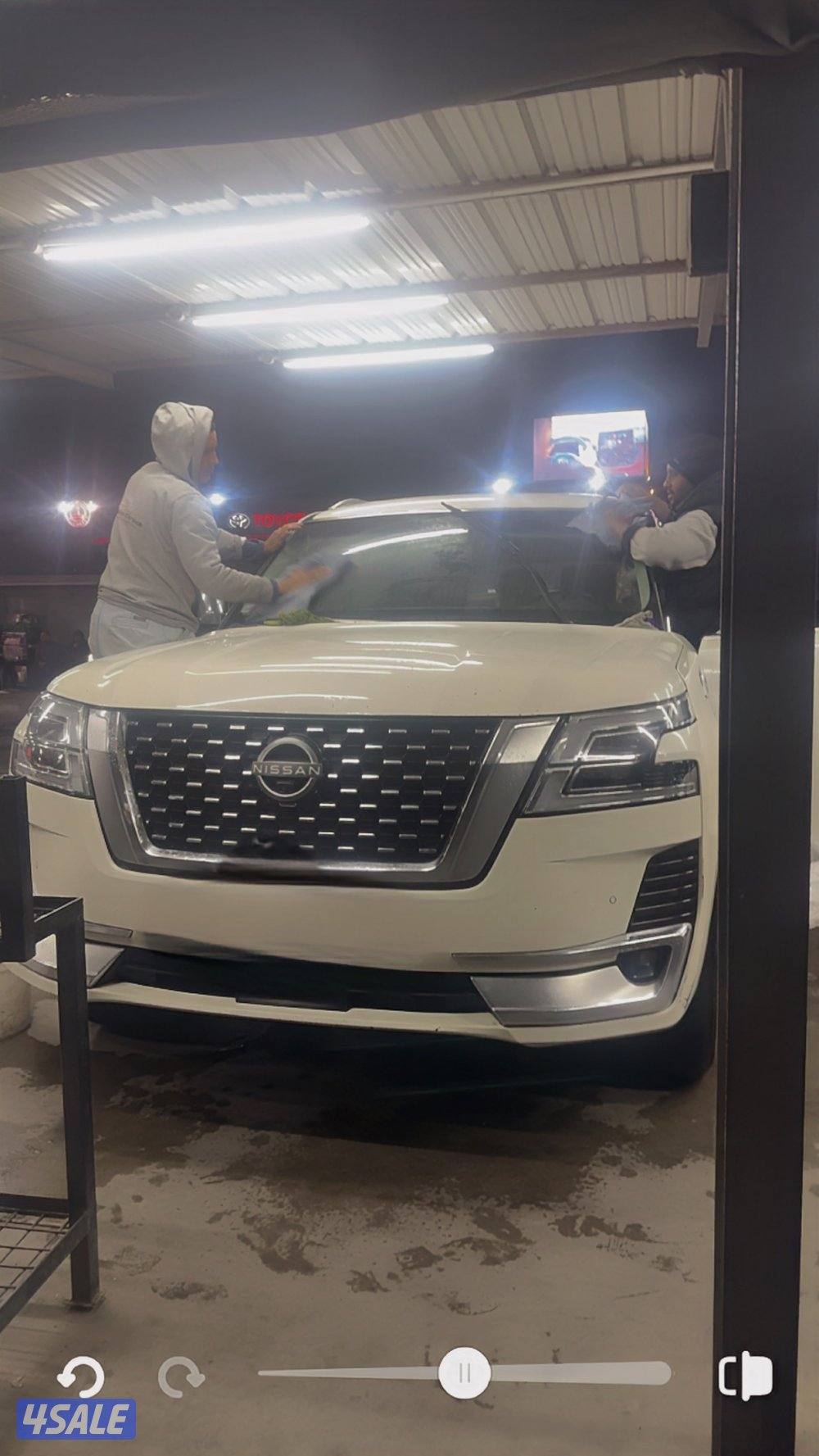 للبيع باترول بلاتينيوم سيتي 320 الفول. اعلى درجة 8 سلندر 20142