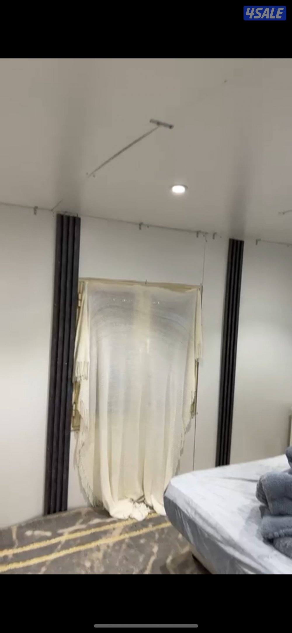 للبيع 3 في 64