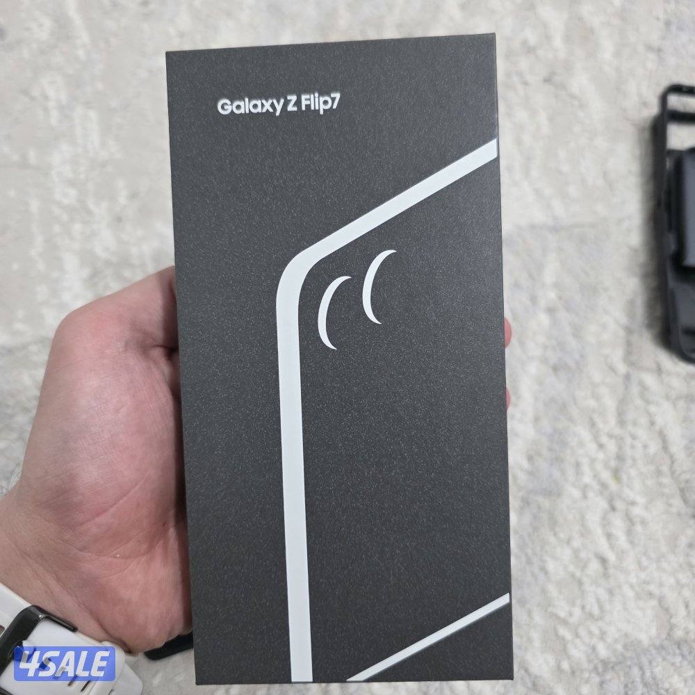 للبيع استعمال شهرين GALAXY Z FLIP 72
