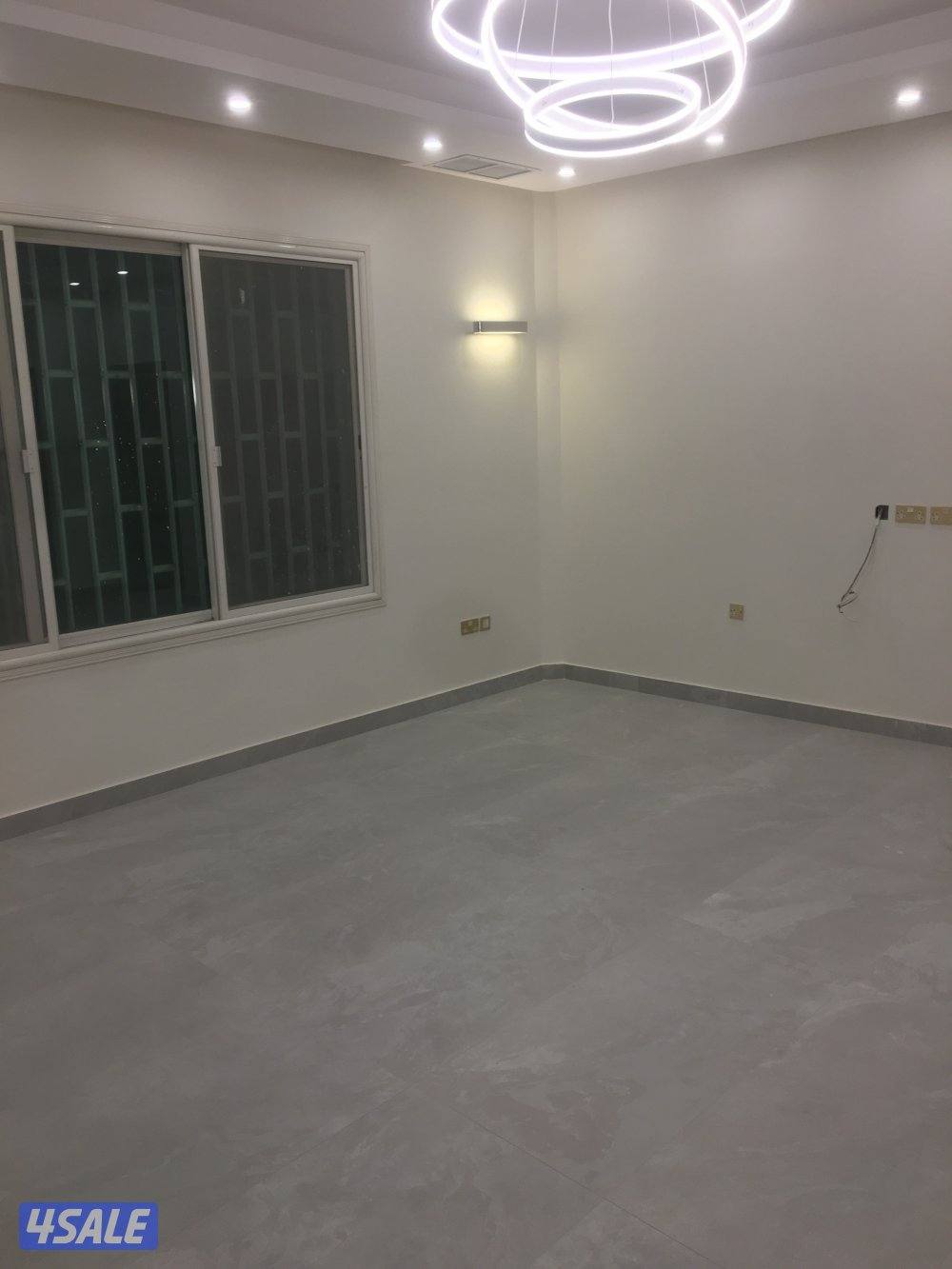 للايجار في الزهراء شقه سرداب مع حوش معاريس6