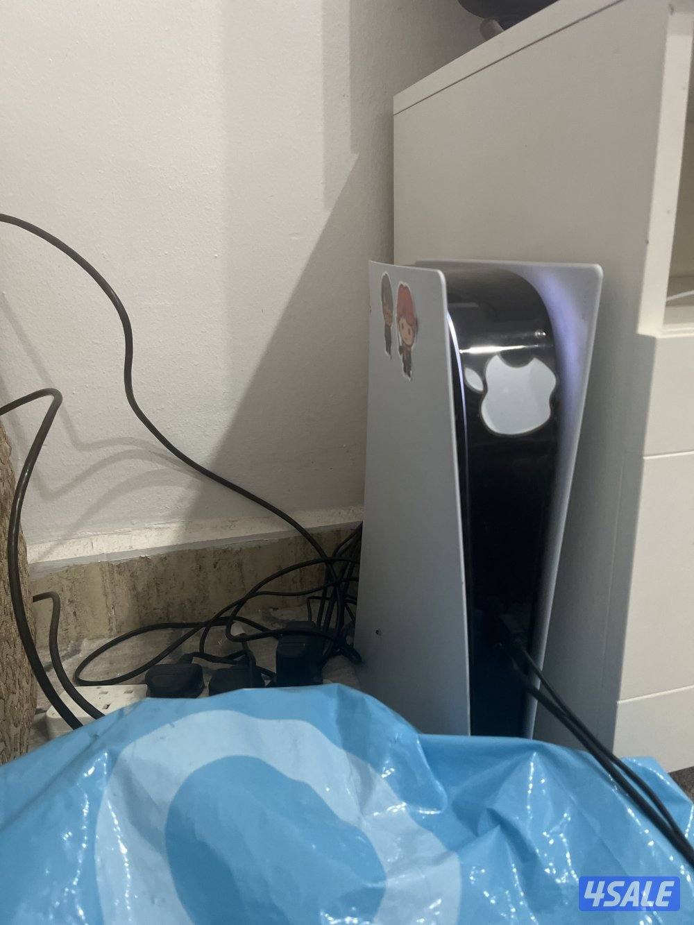 يجي مع السوني حساب فيه ٤٠١ لعبة (السعر قابل للتفاوض)0