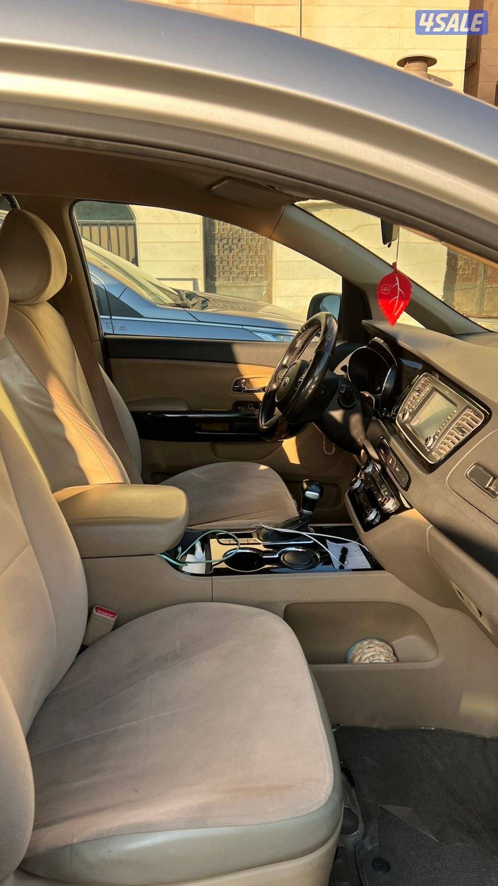 ممشى ١٣٥ الف كامل المواصفات اللون سلفر من داخل بيج6