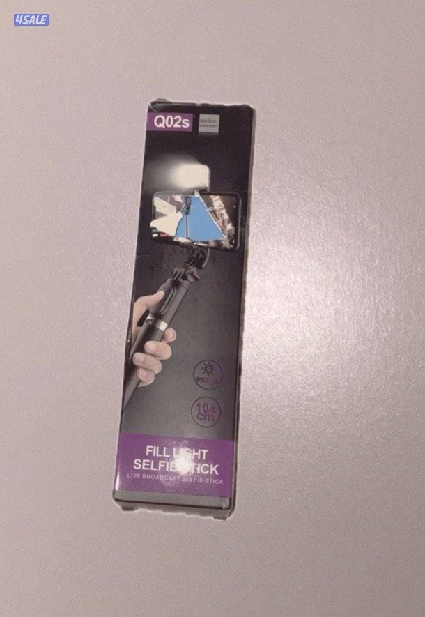 سلفي ستيك شبه جديد selfie stick يوجد ليت led و ريموت للتصوير2
