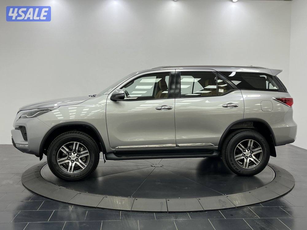 TOYOTA FORTUNER_N 4 CYL 4X4 HIGH OPTION2