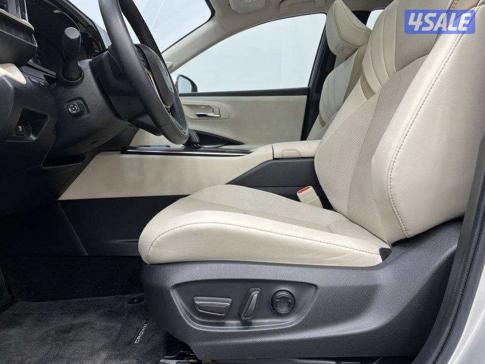 TOYOTA CROWN HYBRID4