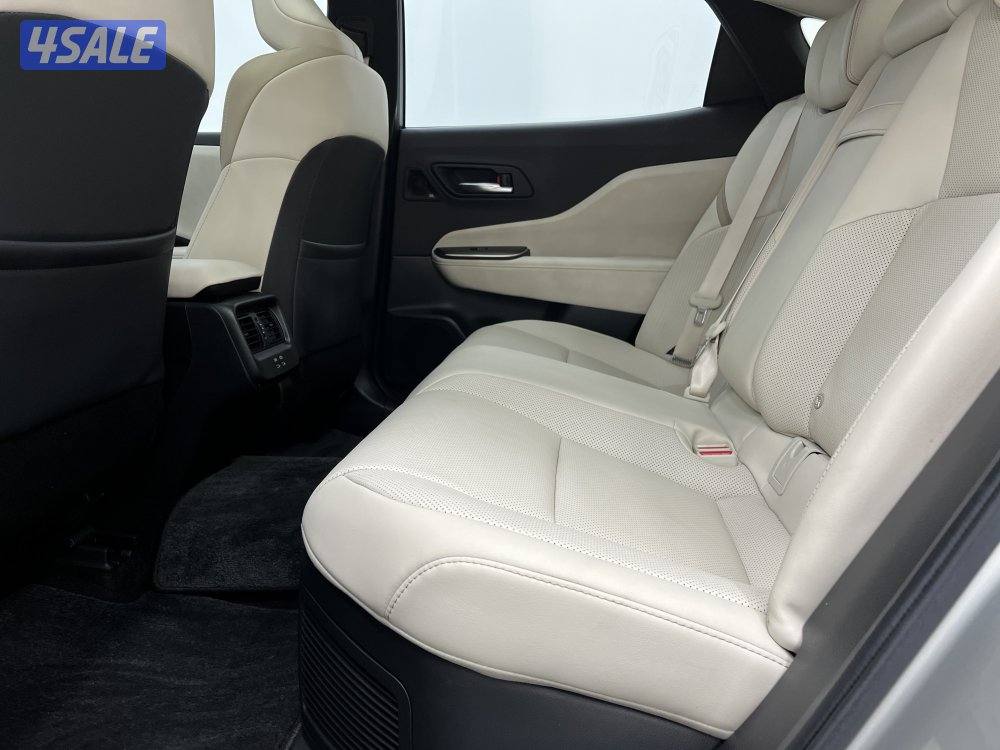 TOYOTA CROWN HYBRID3