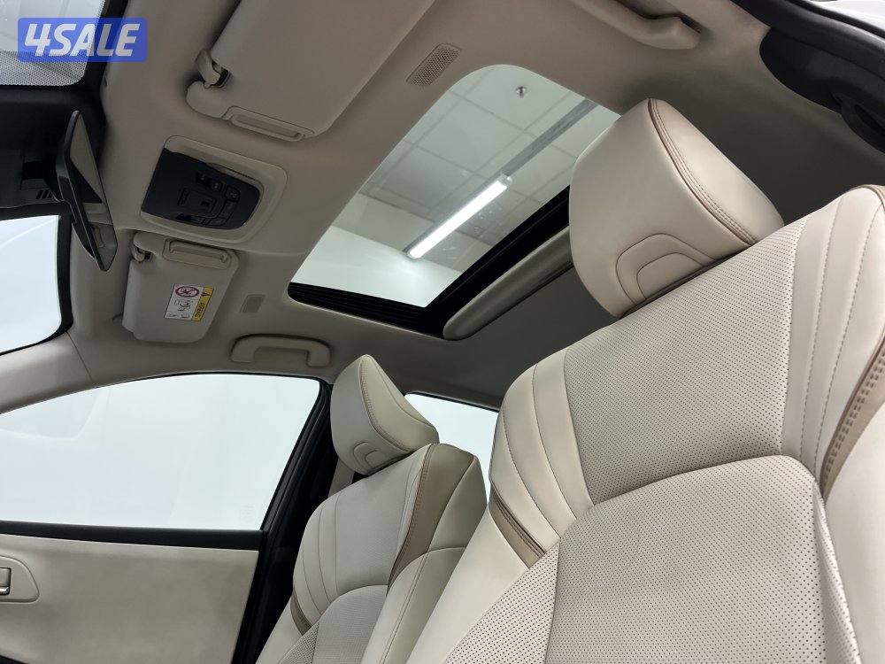 TOYOTA CROWN HYBRID5