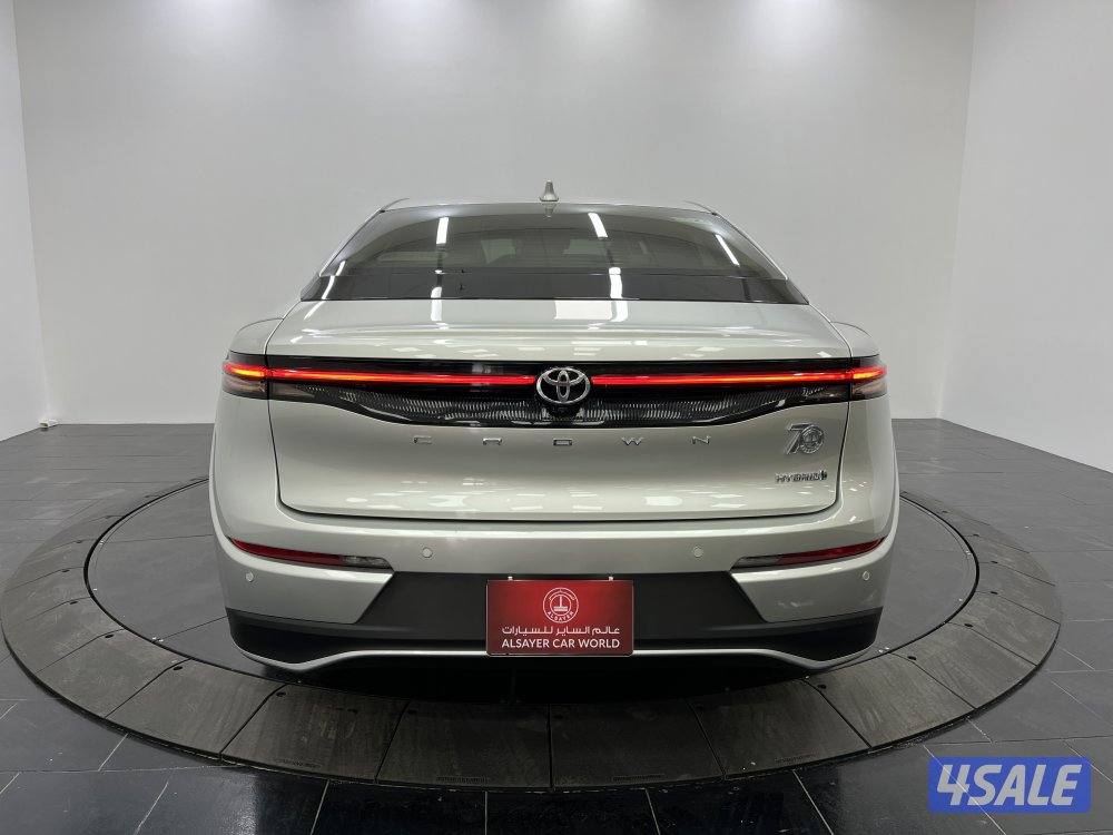 TOYOTA CROWN HYBRID8
