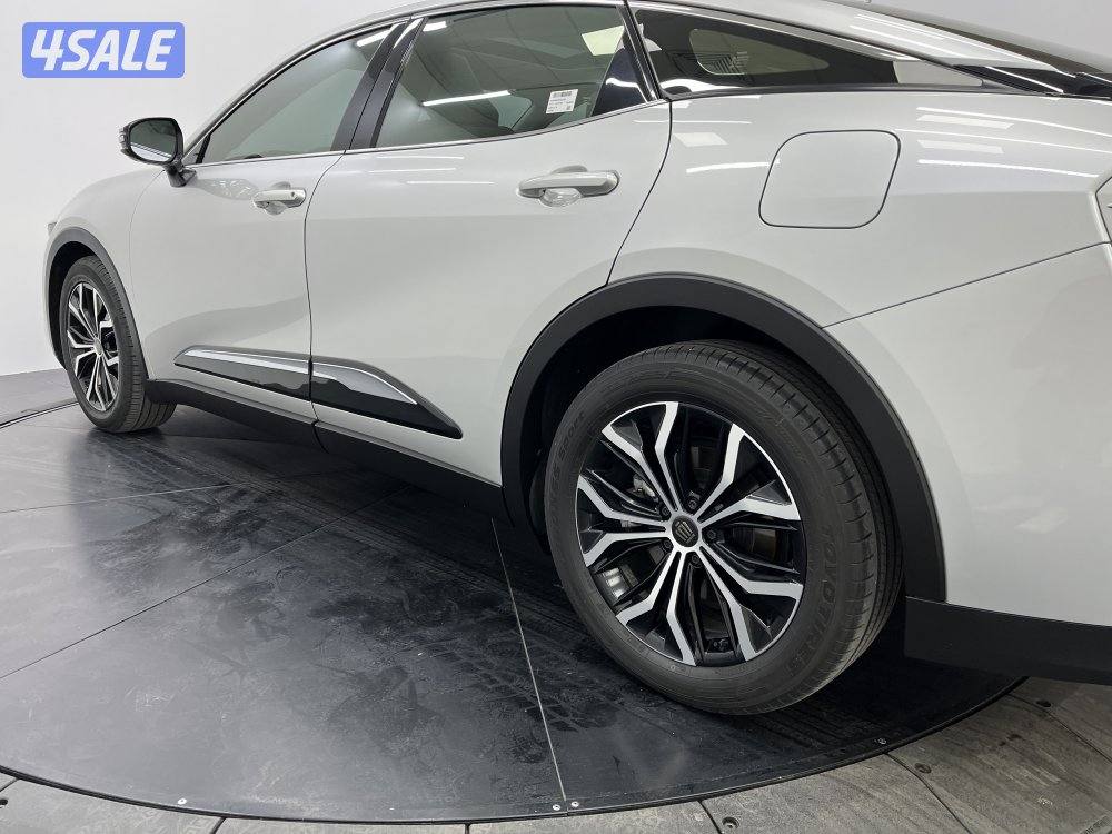 TOYOTA CROWN HYBRID9