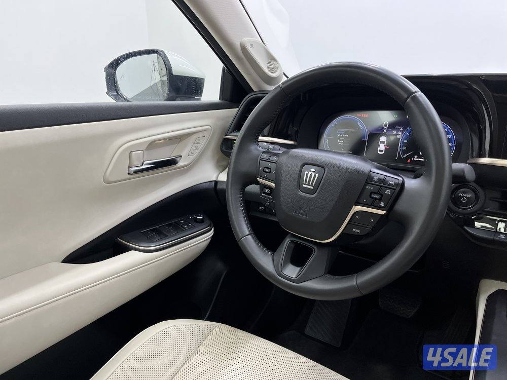 TOYOTA CROWN HYBRID12