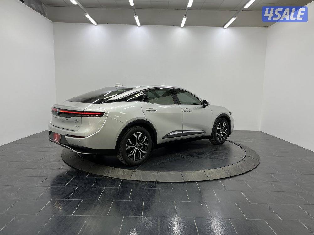 TOYOTA CROWN HYBRID14