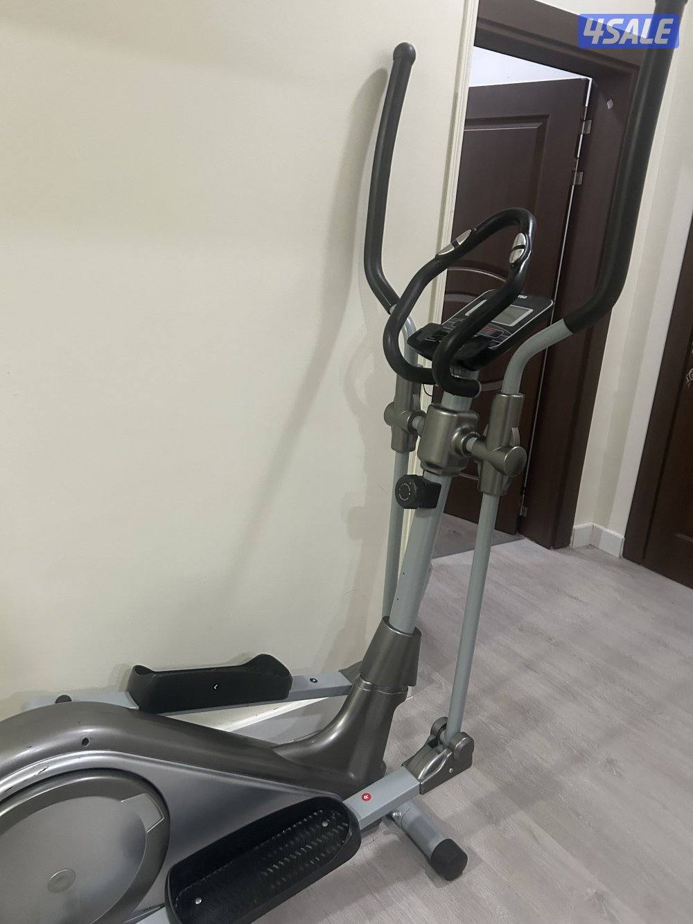 treadmill and elliptical  جهاز مشي وغزال الطائر ماركه ونسا3