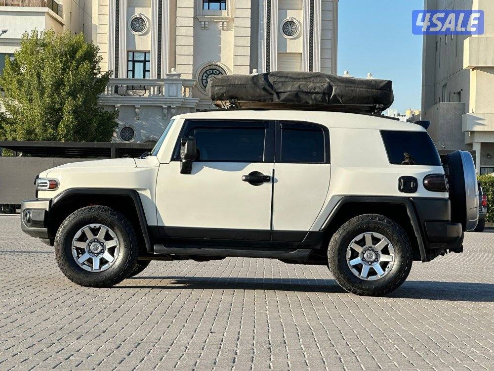 موديل 2022 صبغ الوكالة ماشي 97 الف سيرفس وكالة مالك الاول3