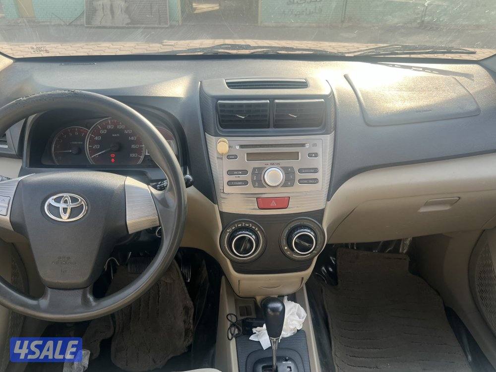 للبيع تويوتا افانزا 2015 كل شي شغال ميه بالميه1