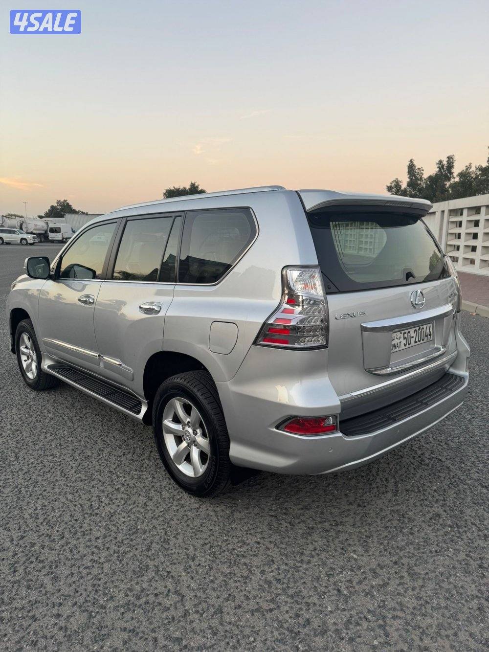 للبيع لكزس Gx460 موديل 2017 نظيف جدا0