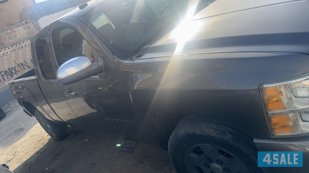 للبيع وانيت سلفرادو 20122