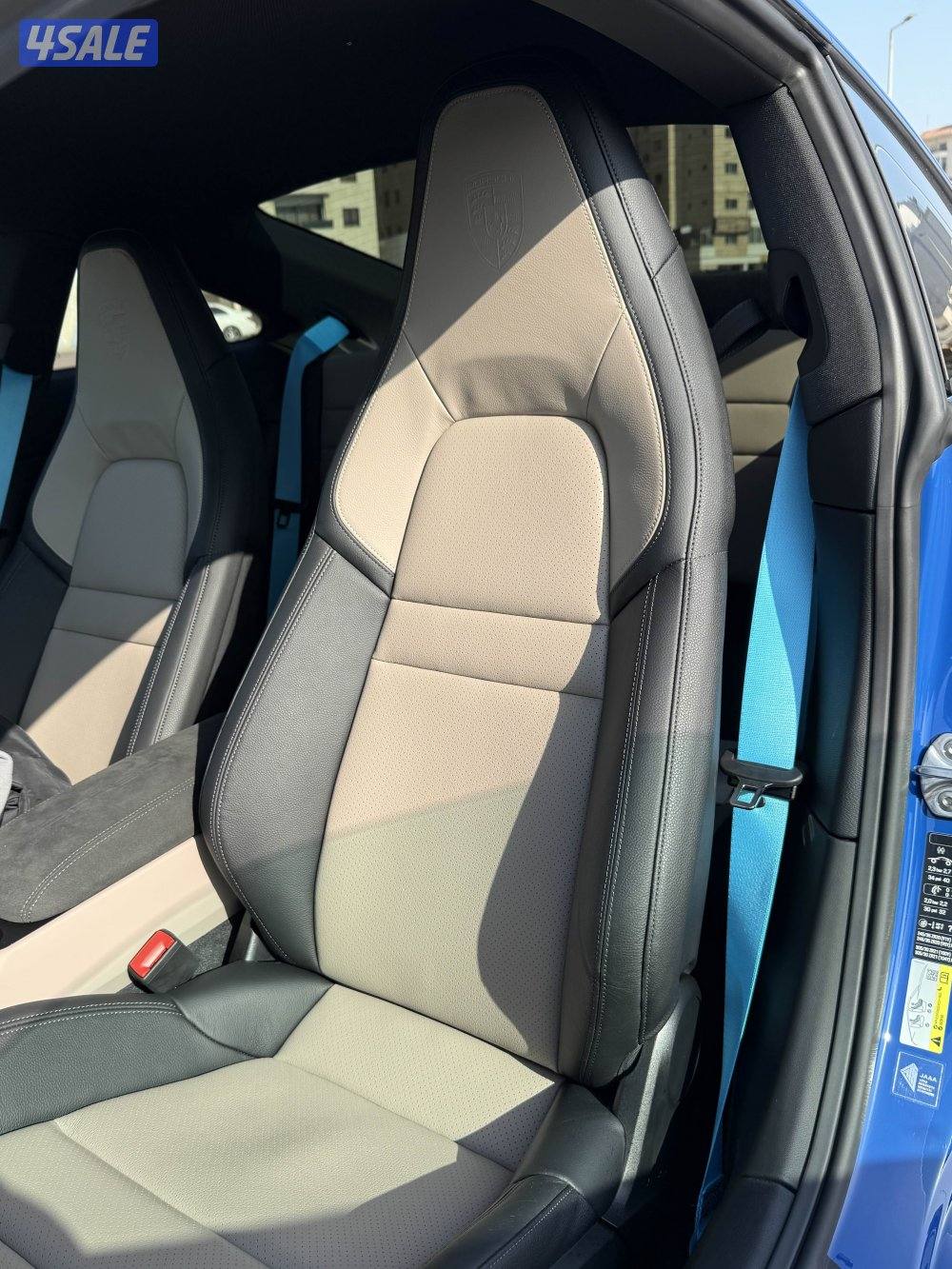 2025 Carrera 992.211