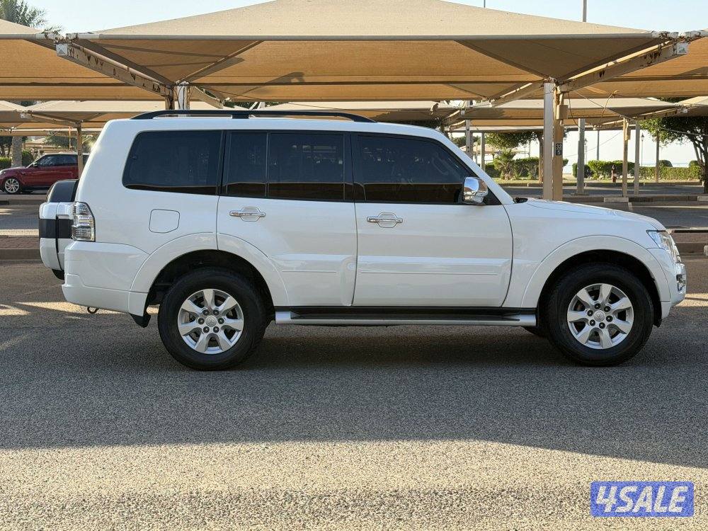 للبيع باجيرو2020 بحالة ممتازة1