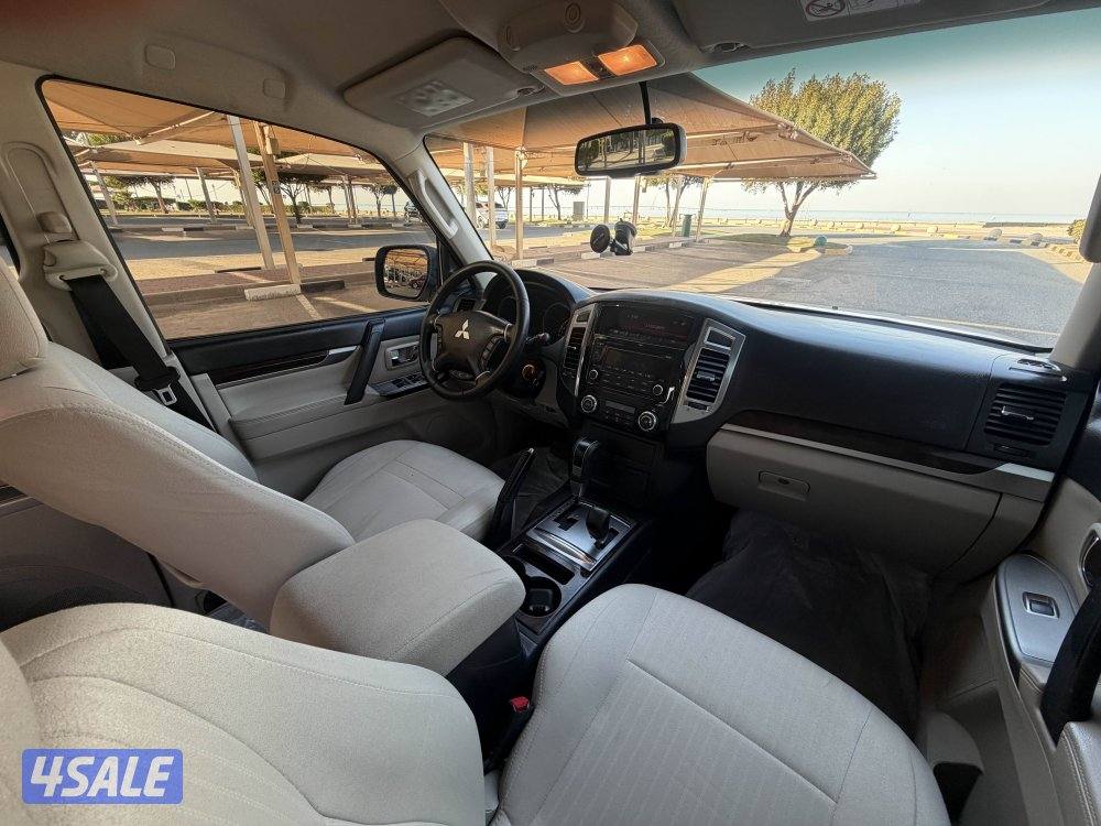 للبيع باجيرو2020 بحالة ممتازة5