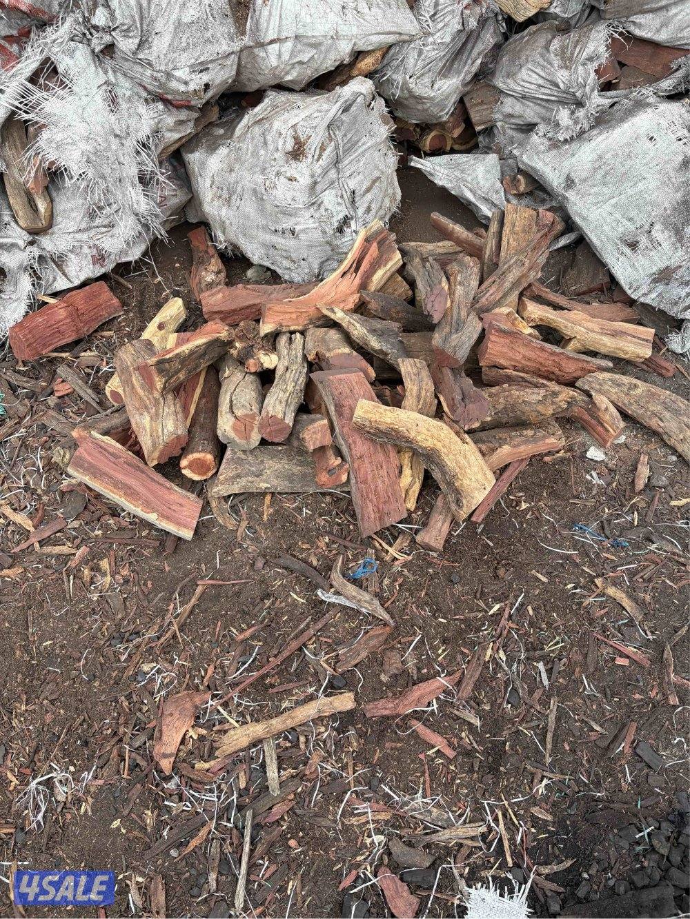 يوجد حطب سمر وحطب زيتون وفحم افريقى البقره وفحم سداسى كرتون شرط الجوده8