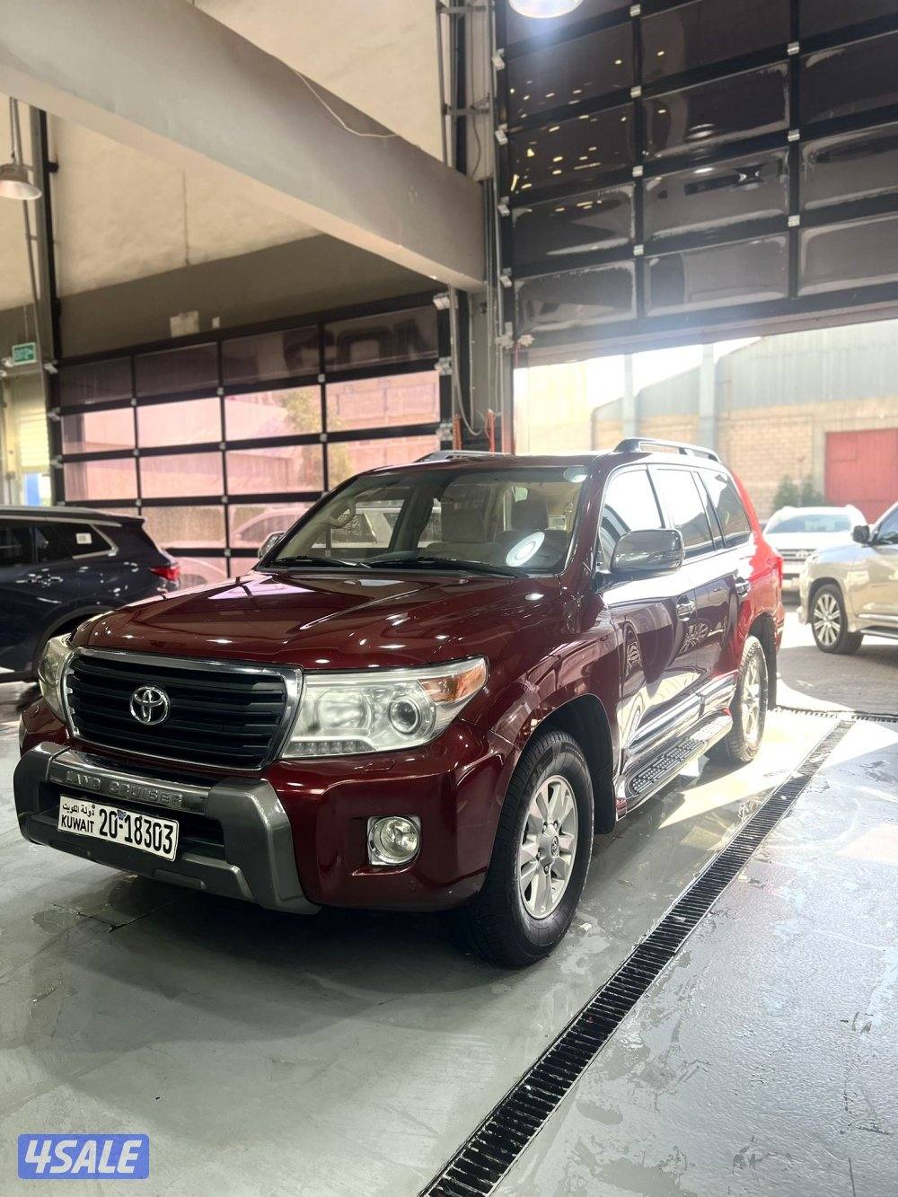 للبيع لاند كروزر GXR موديل 2012 صبغ الوكالة ماعدا ربع قطعة2