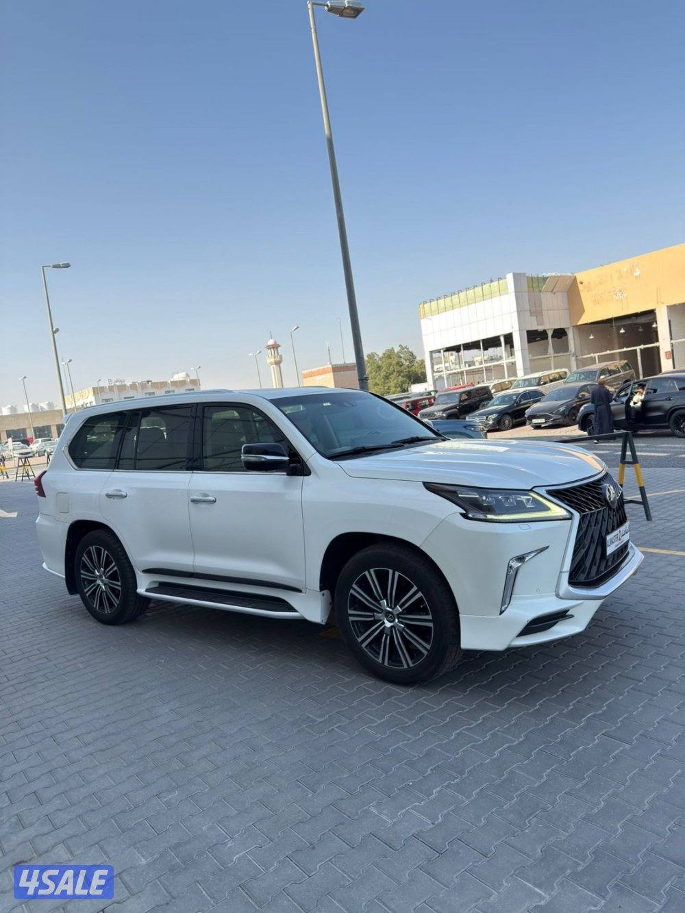 لكزس LX570 وارد قطر صبغ الوكاله شرط الفحص بل كامل1