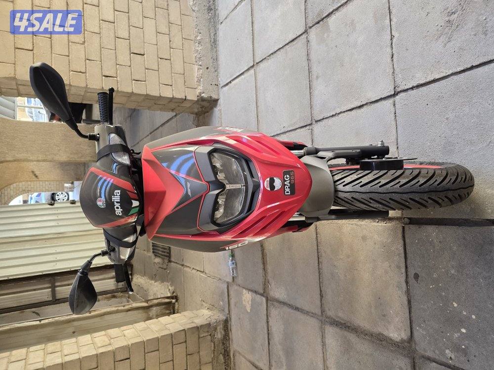 سكوتر ابريليا ١٢٥ cc موديل ٢٠٢٢ ماشي ألف كيلو فقط معاه جنطه وخوذه ودس4