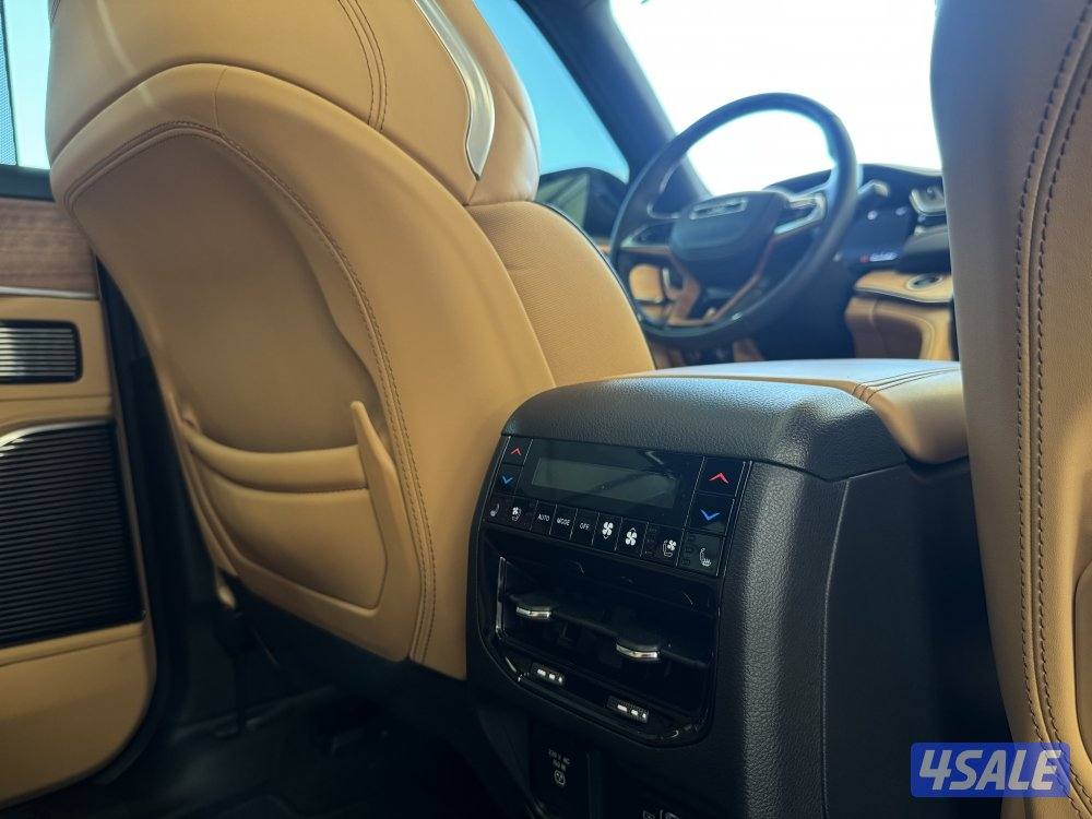 GRAND CHEROKE SUMMIT 4*4 :للبيع8