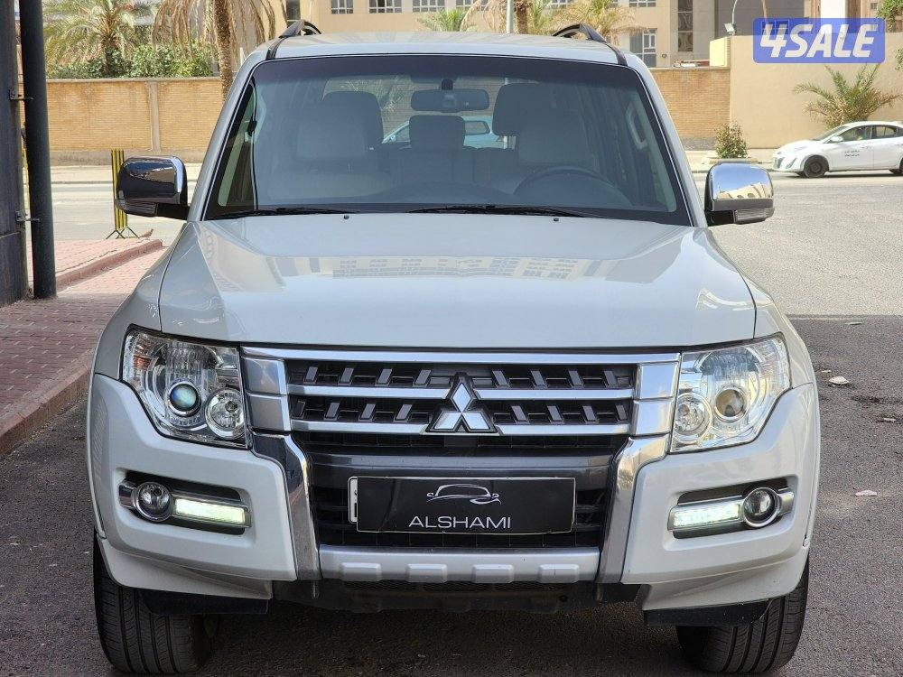 باجيرو موديل ٢٠٢٢ ماكينة صغيرة عداد 157 ألف أبيض صدفي شرط الفحص1