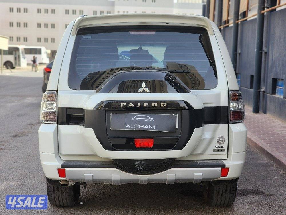 باجيرو موديل ٢٠٢٢ ماكينة صغيرة عداد 157 ألف أبيض صدفي شرط الفحص2