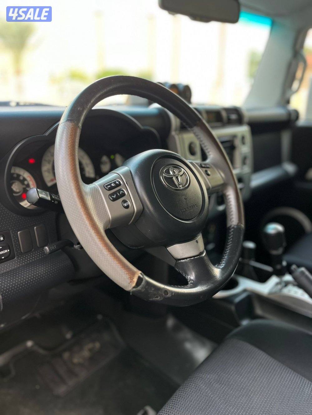 للبيع جيب تويوتا FJ موديل 20126