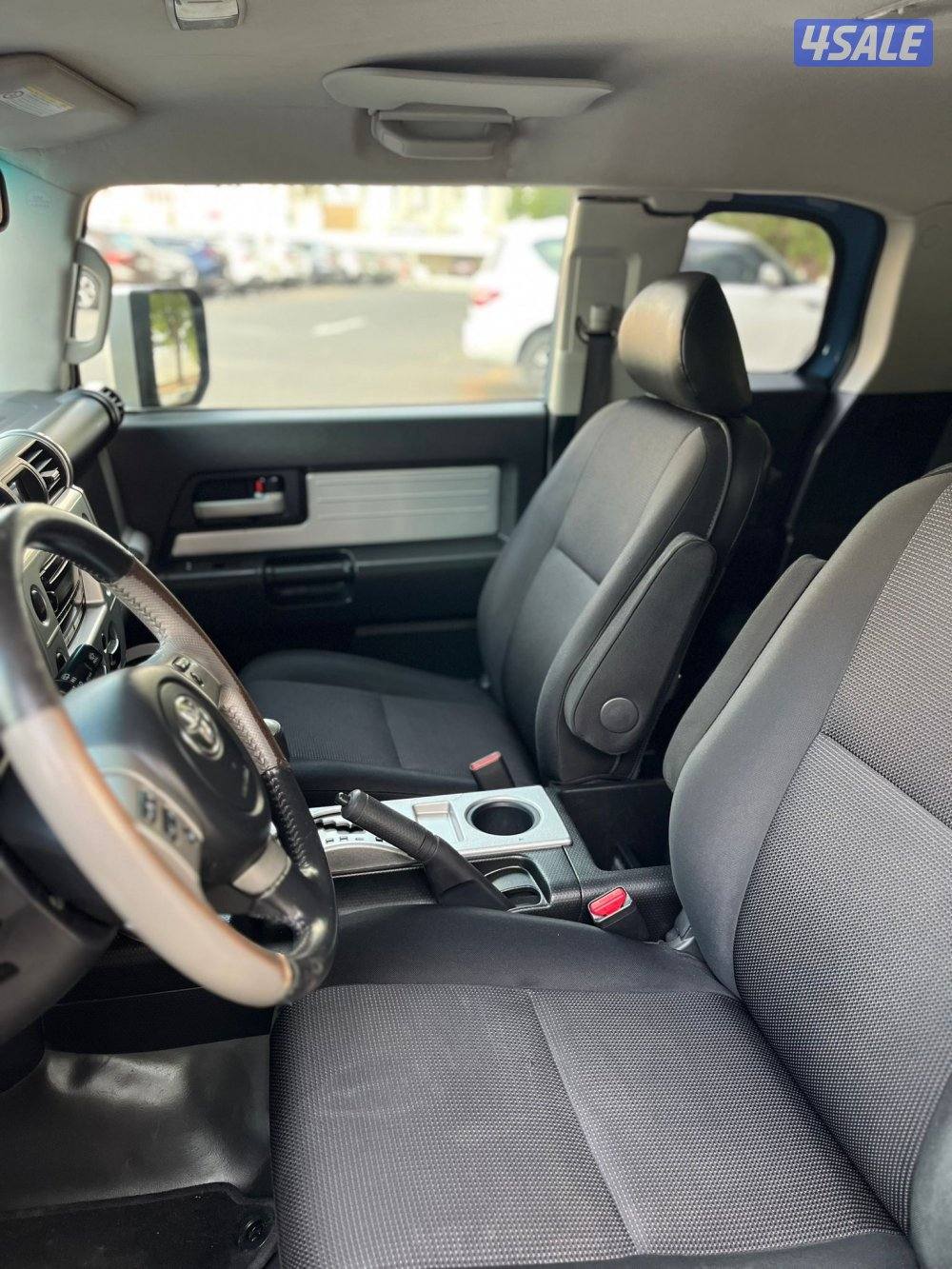 للبيع جيب تويوتا FJ موديل 20127