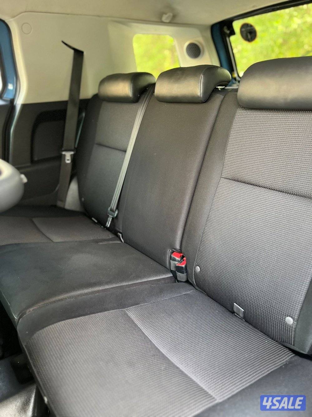 للبيع جيب تويوتا FJ موديل 20129