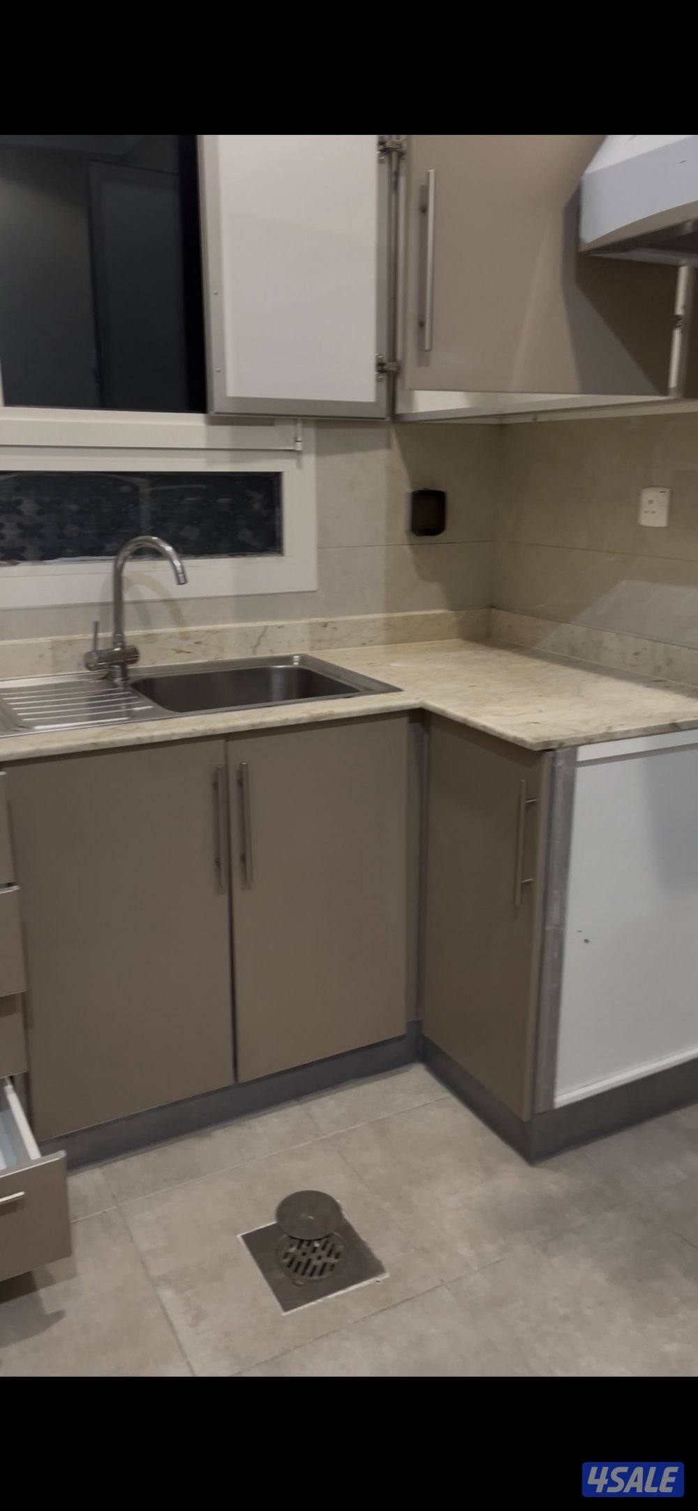 للإيجار شقه غرب عبدالله مبارك6