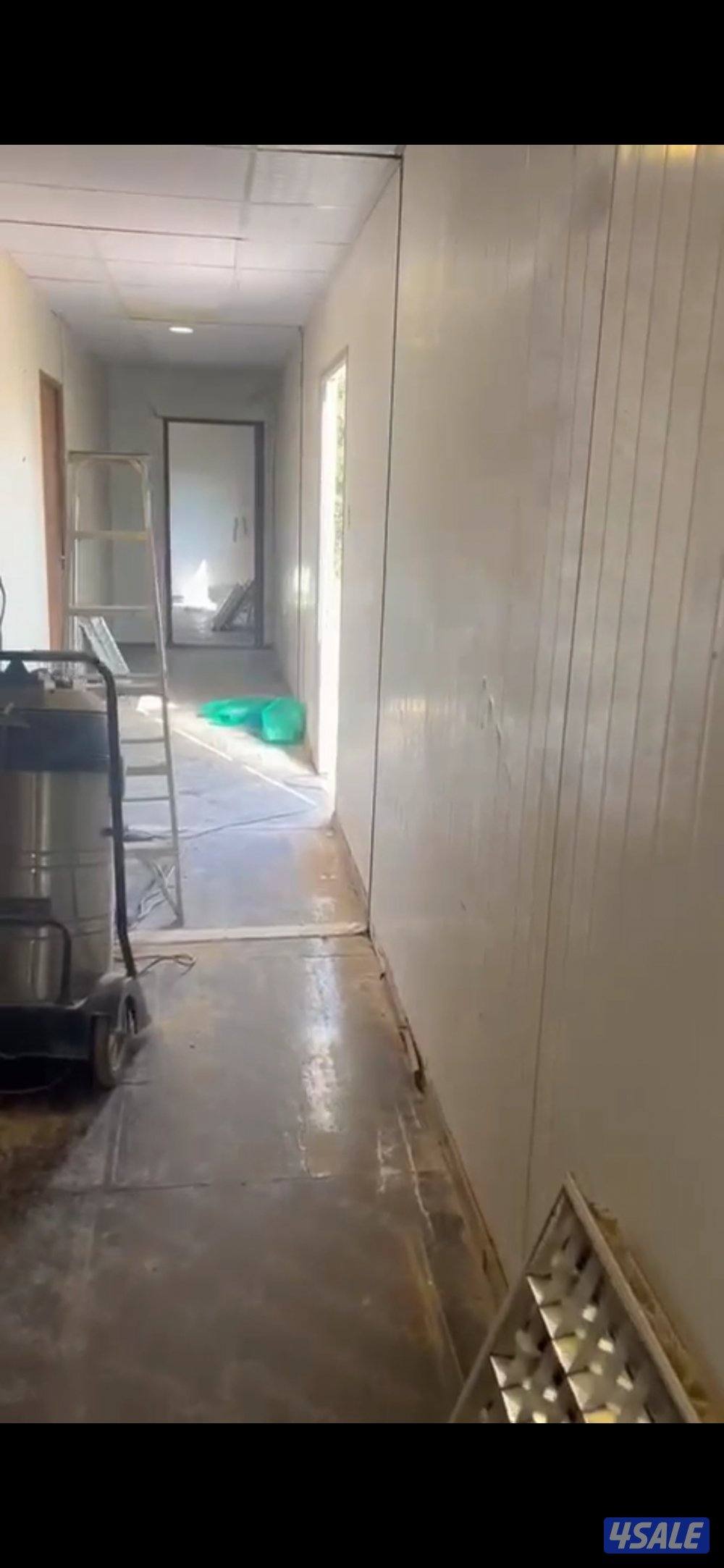 للبيع شاليه طول ٢٠ متر عرض ٦ متر ساندوج بنلل1