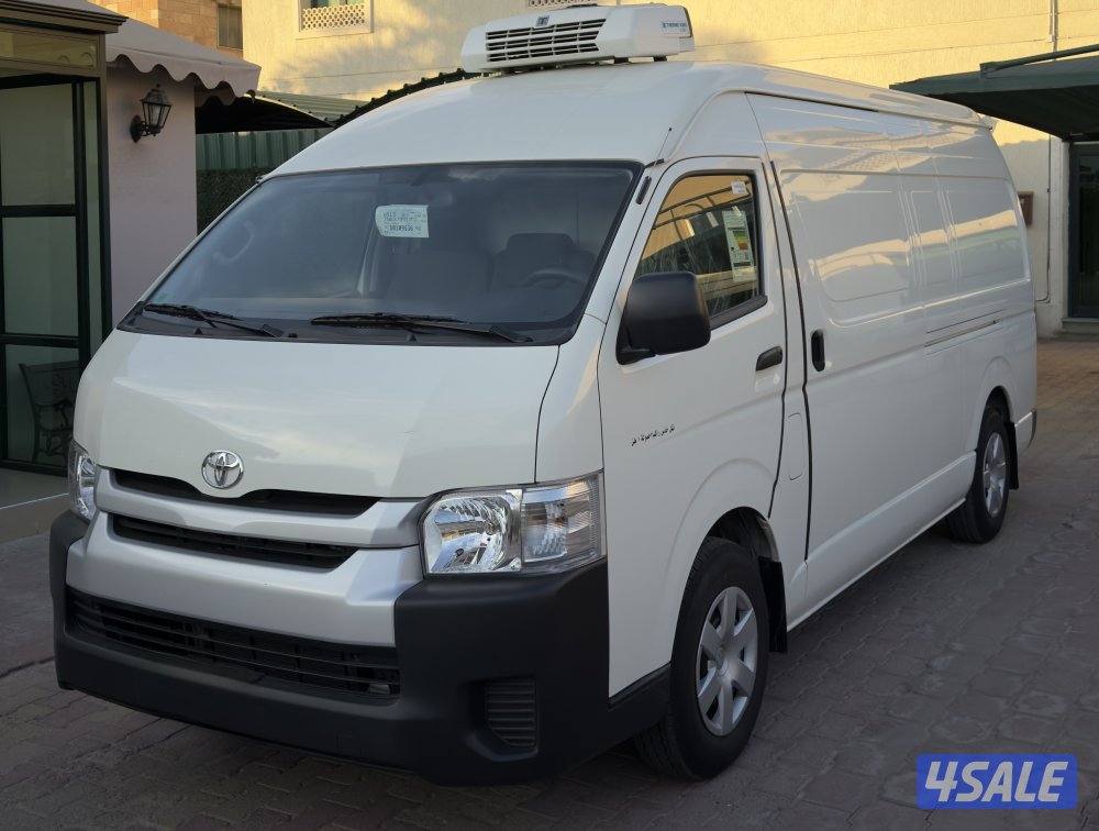 تويوتا HIACE وارد الساير - المالك الاول - عداد 14,984Km - سقف مرتفع2