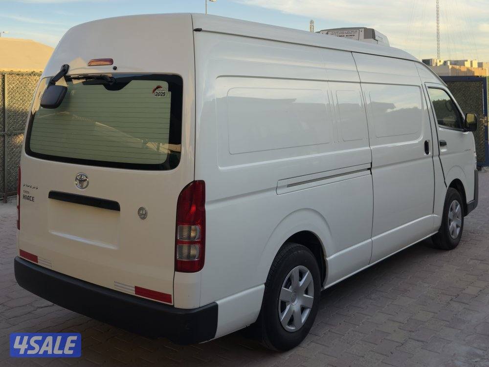 تويوتا HIACE وارد الساير - المالك الاول - عداد 14,984Km - سقف مرتفع3