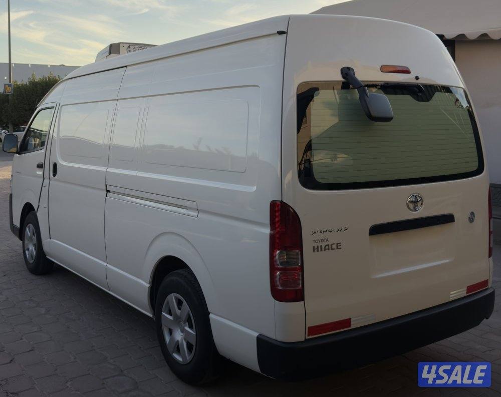 تويوتا HIACE وارد الساير - المالك الاول - عداد 14,984Km - سقف مرتفع4