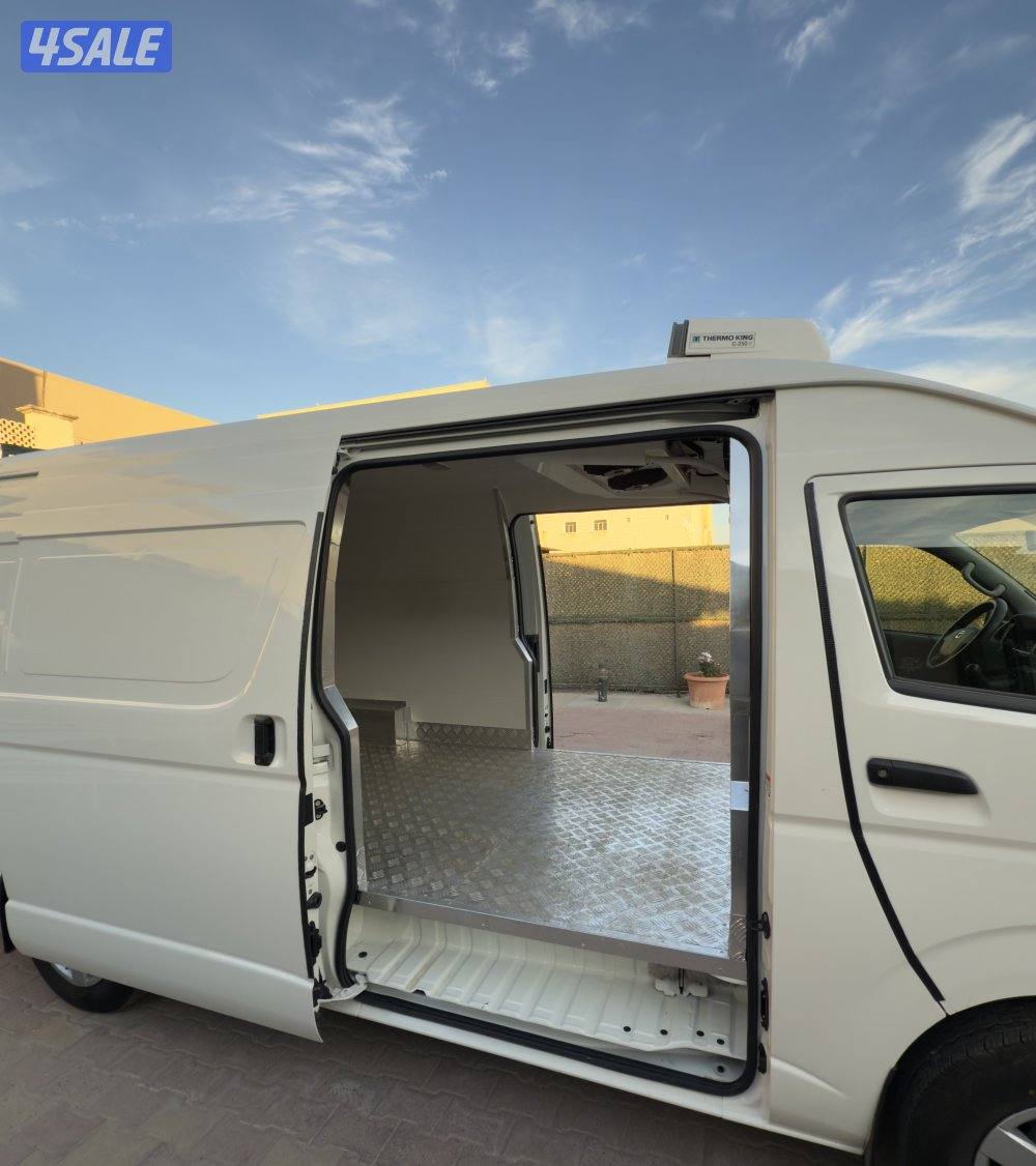 تويوتا HIACE وارد الساير - المالك الاول - عداد 14,984Km - سقف مرتفع7