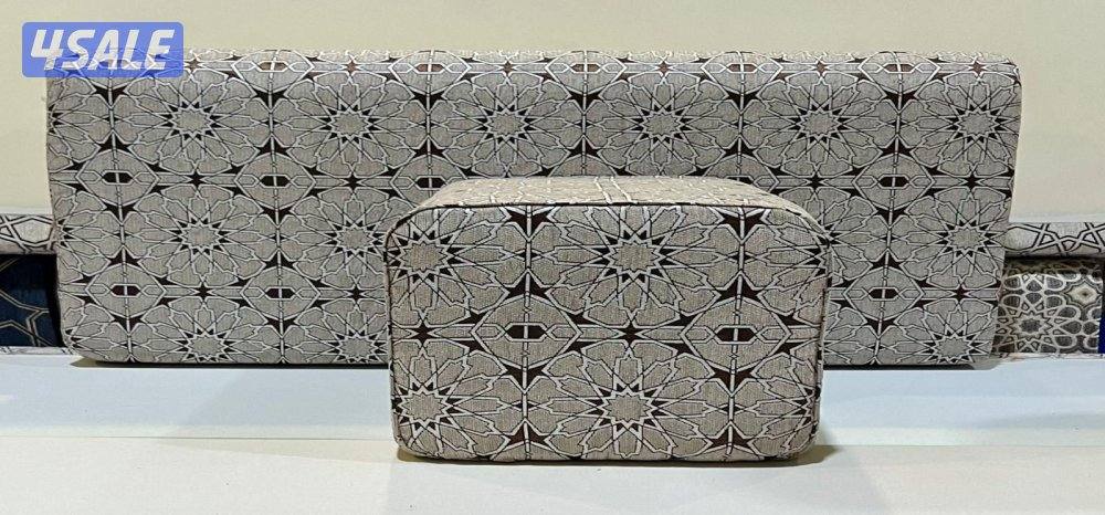 كل مايخص الديوانيات والمساند نقشات حفر يدوي بلاستك ثيل صناعي وجميع انو4