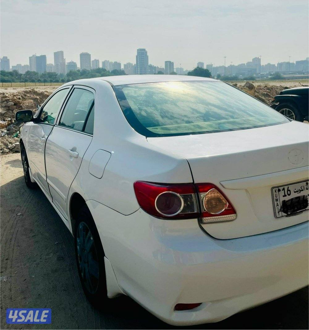 Toyota corolla 2013 in Hawally1