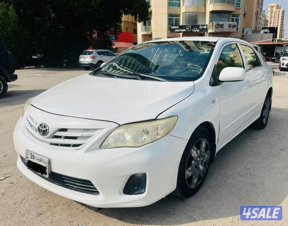 Toyota corolla 2013 in Hawally2